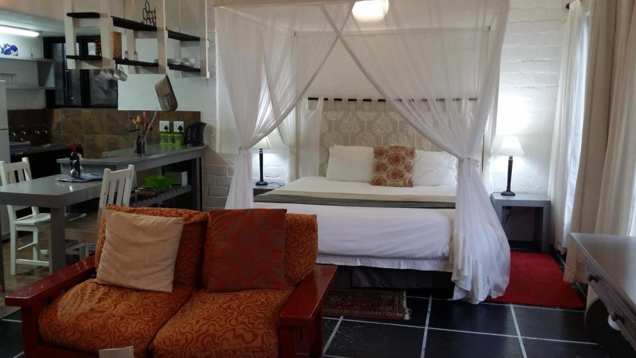Hornbill House Self Catering Accommodation Hermanus Exterior photo